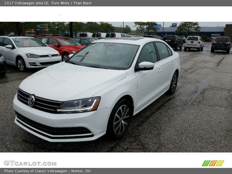 Pure White / Titan Black 2017 Volkswagen Jetta SE