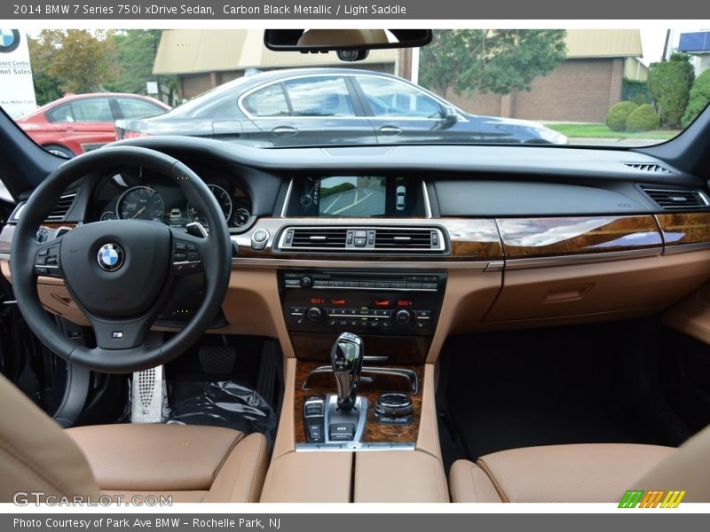 Dashboard of 2014 7 Series 750i xDrive Sedan
