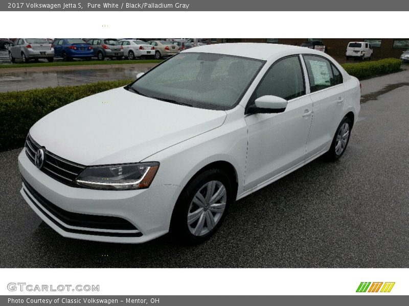 Front 3/4 View of 2017 Jetta S