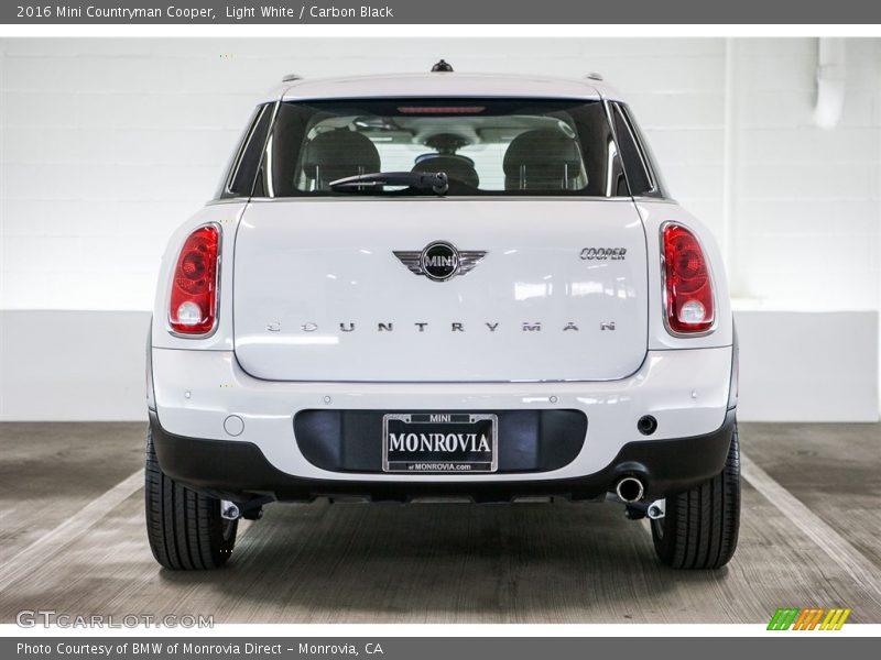 Light White / Carbon Black 2016 Mini Countryman Cooper