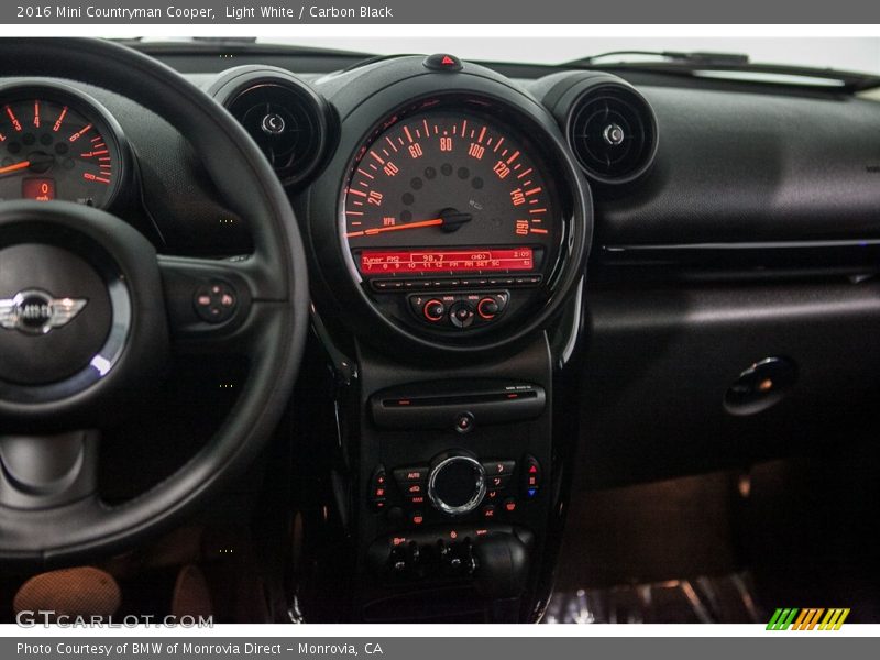 Light White / Carbon Black 2016 Mini Countryman Cooper