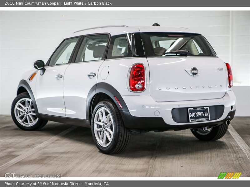 Light White / Carbon Black 2016 Mini Countryman Cooper
