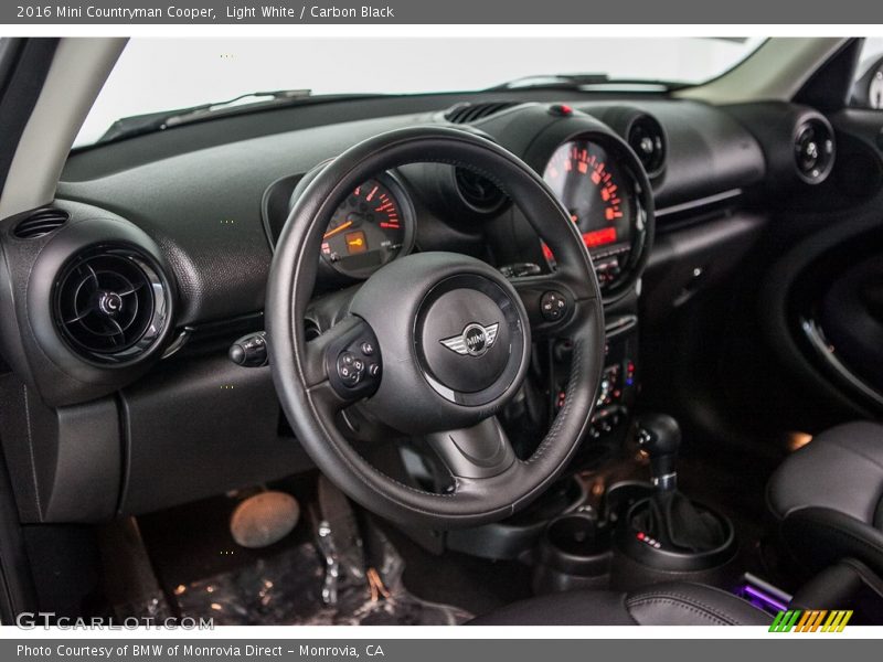 Light White / Carbon Black 2016 Mini Countryman Cooper