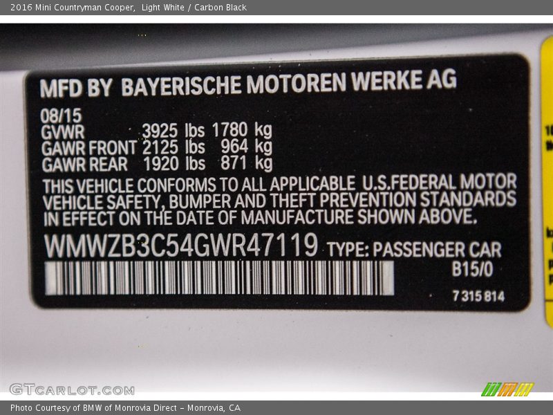 Light White / Carbon Black 2016 Mini Countryman Cooper