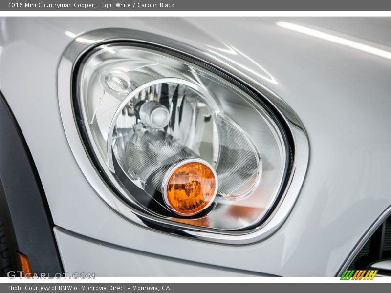 Light White / Carbon Black 2016 Mini Countryman Cooper