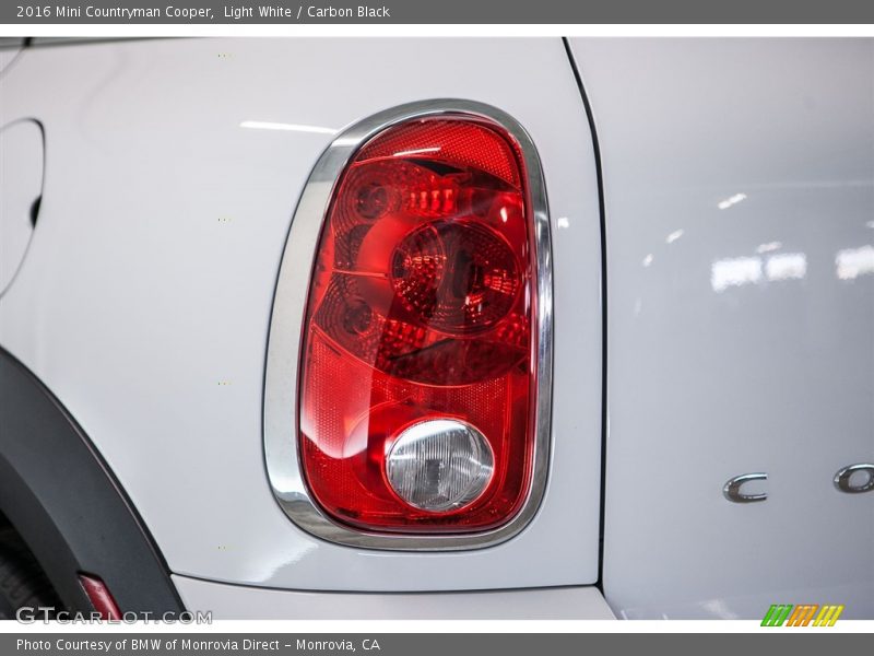 Light White / Carbon Black 2016 Mini Countryman Cooper