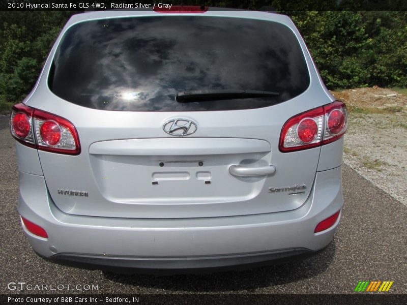 Radiant Silver / Gray 2010 Hyundai Santa Fe GLS 4WD