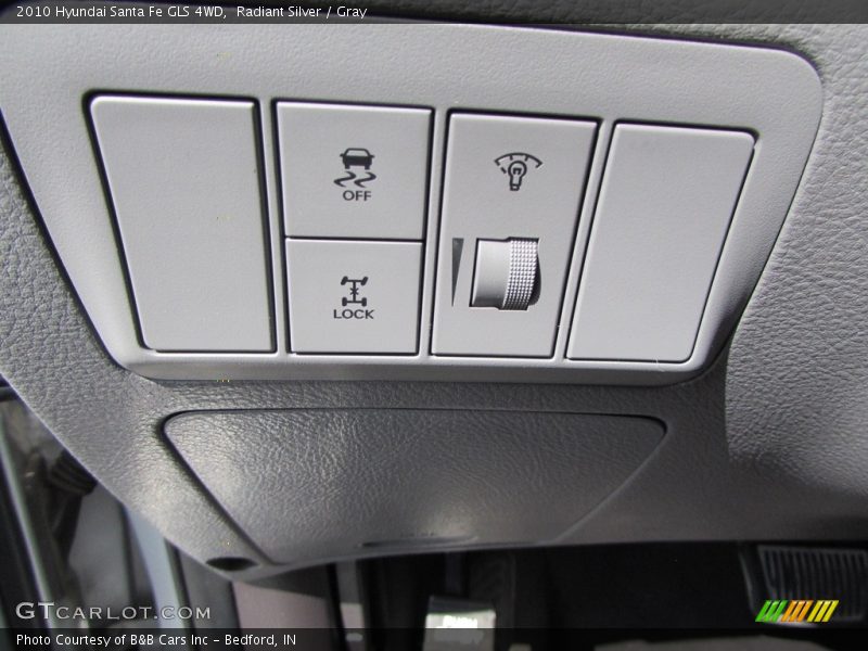 Radiant Silver / Gray 2010 Hyundai Santa Fe GLS 4WD