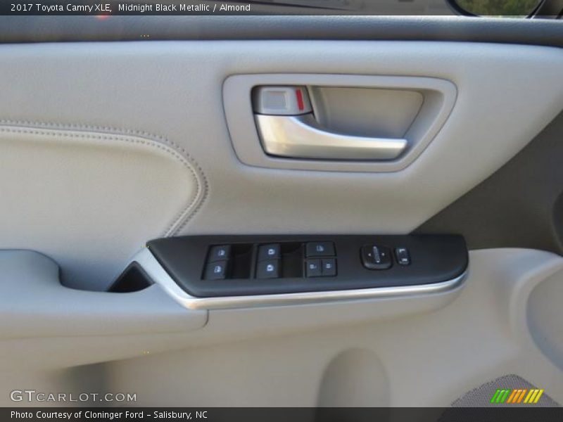 Midnight Black Metallic / Almond 2017 Toyota Camry XLE