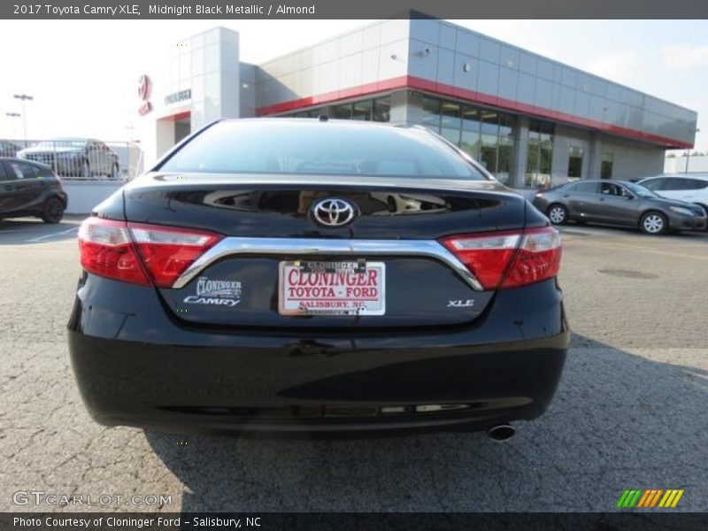 Midnight Black Metallic / Almond 2017 Toyota Camry XLE