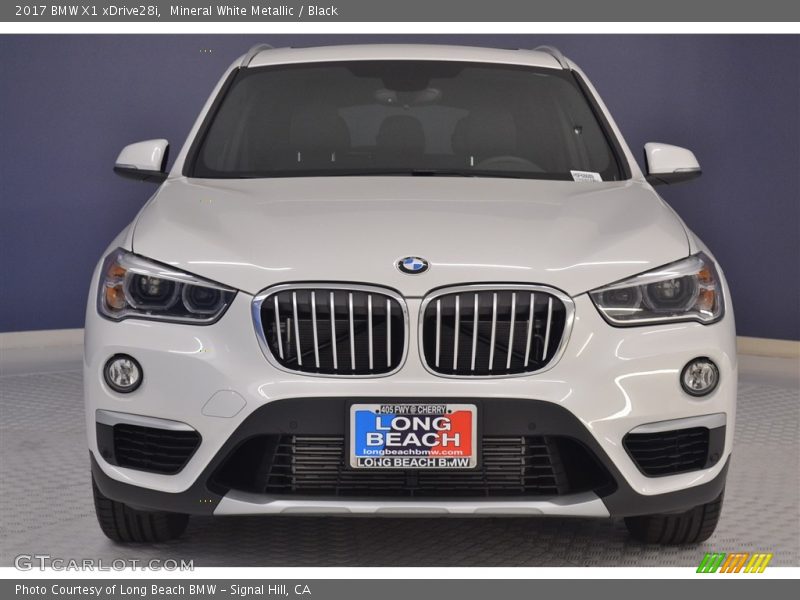 Mineral White Metallic / Black 2017 BMW X1 xDrive28i