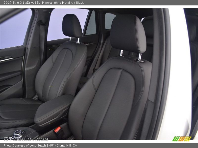Mineral White Metallic / Black 2017 BMW X1 xDrive28i