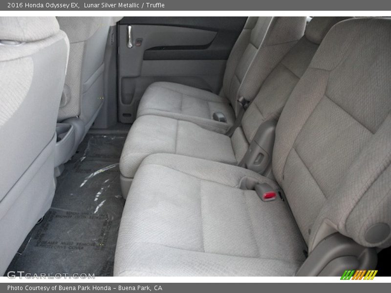 Lunar Silver Metallic / Truffle 2016 Honda Odyssey EX