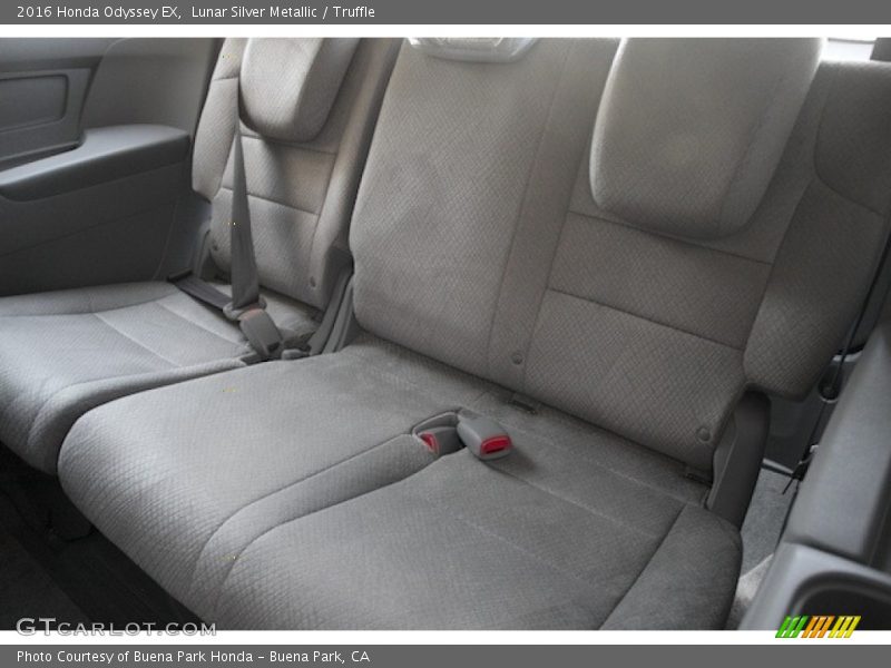 Lunar Silver Metallic / Truffle 2016 Honda Odyssey EX