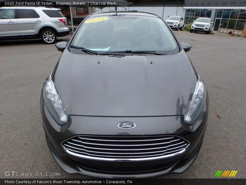 Magnetic Metallic / Charcoal Black 2015 Ford Fiesta SE Sedan