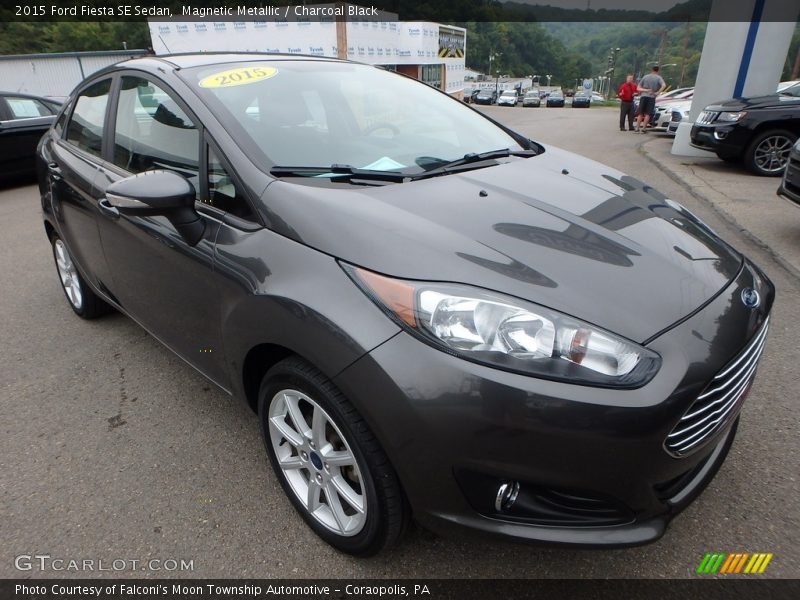 Magnetic Metallic / Charcoal Black 2015 Ford Fiesta SE Sedan