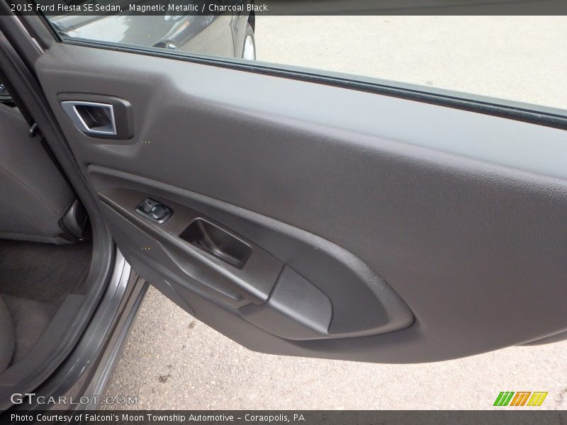 Magnetic Metallic / Charcoal Black 2015 Ford Fiesta SE Sedan