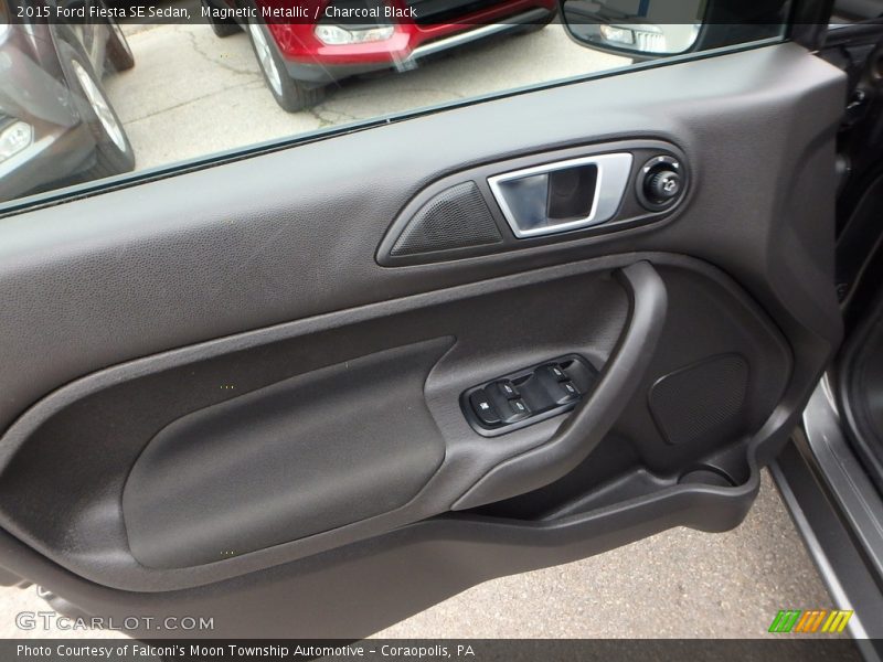 Magnetic Metallic / Charcoal Black 2015 Ford Fiesta SE Sedan