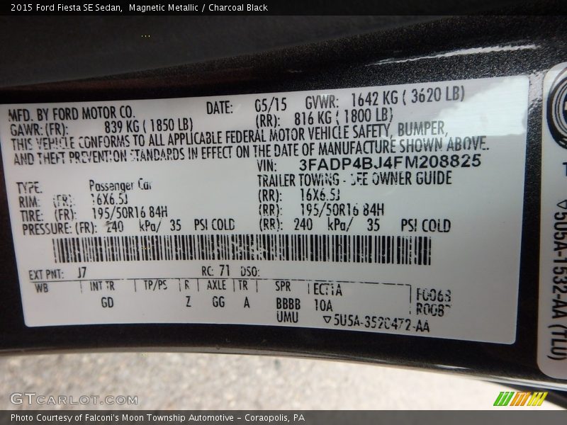 Magnetic Metallic / Charcoal Black 2015 Ford Fiesta SE Sedan