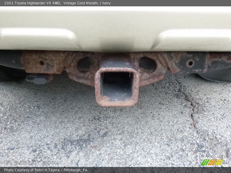 Vintage Gold Metallic / Ivory 2001 Toyota Highlander V6 4WD