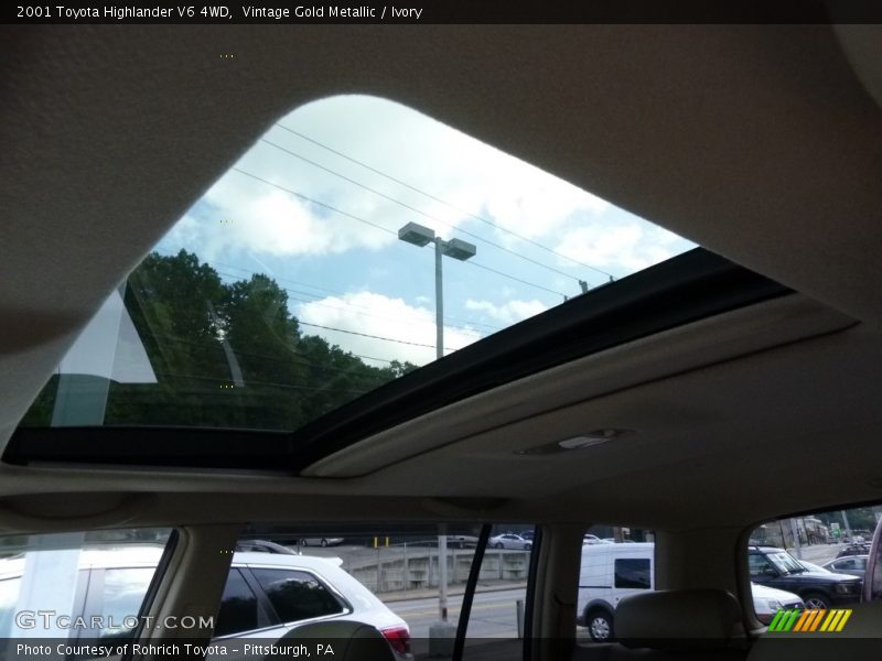 Vintage Gold Metallic / Ivory 2001 Toyota Highlander V6 4WD