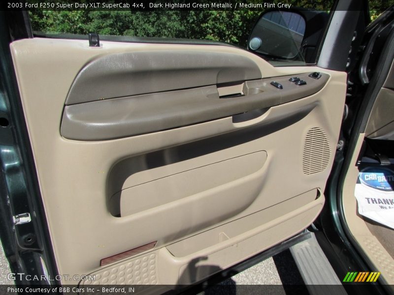 Dark Highland Green Metallic / Medium Flint Grey 2003 Ford F250 Super Duty XLT SuperCab 4x4