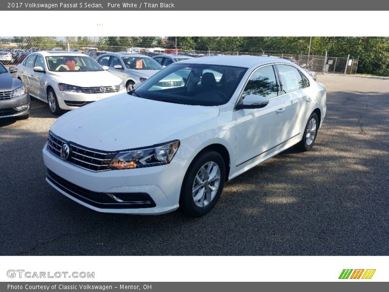 Front 3/4 View of 2017 Passat S Sedan