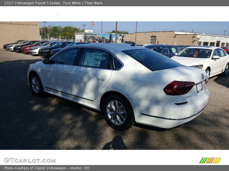 Pure White / Titan Black 2017 Volkswagen Passat S Sedan