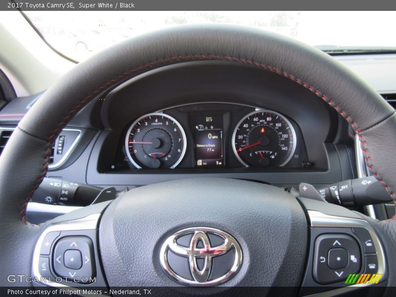 Super White / Black 2017 Toyota Camry SE