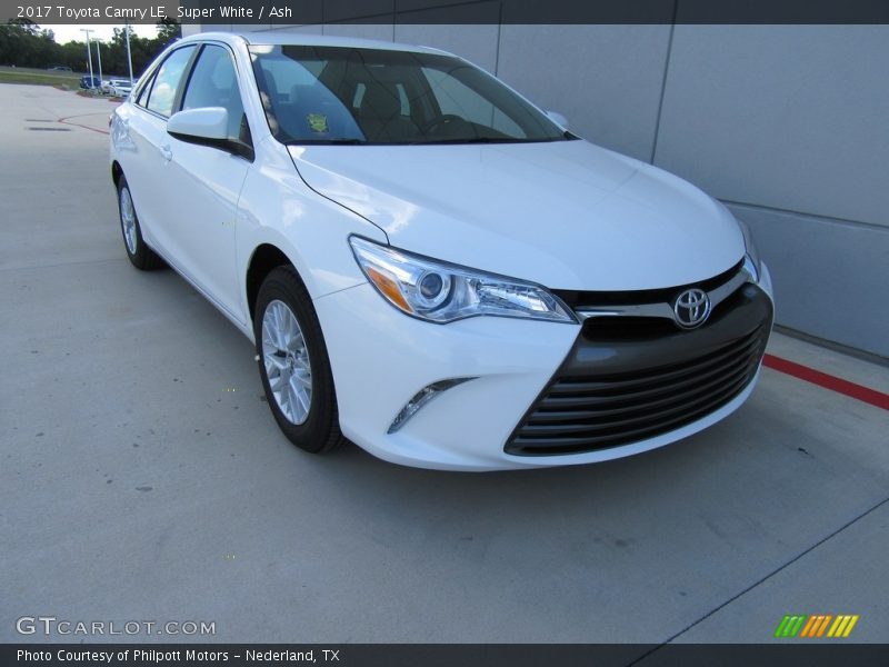 Super White / Ash 2017 Toyota Camry LE