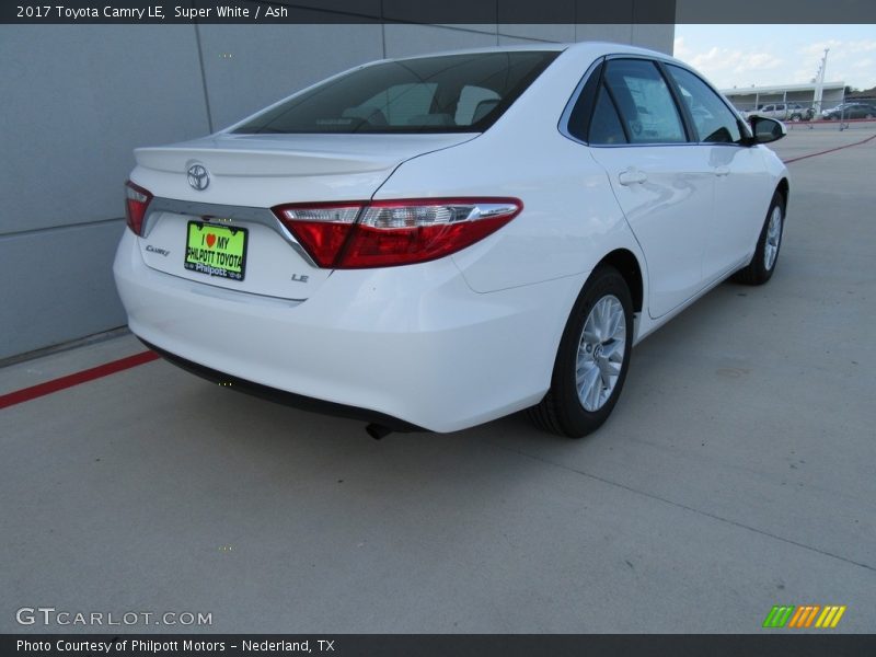 Super White / Ash 2017 Toyota Camry LE