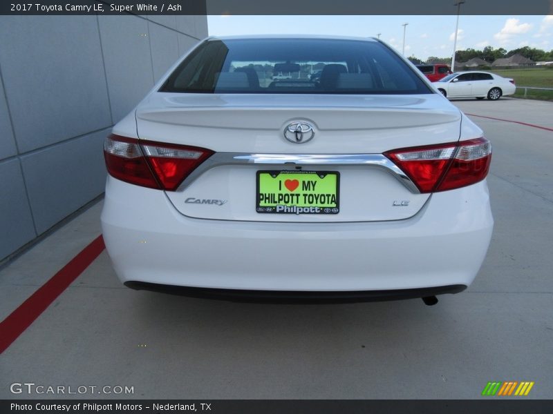 Super White / Ash 2017 Toyota Camry LE