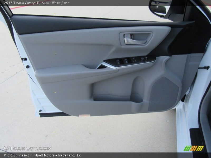 Super White / Ash 2017 Toyota Camry LE