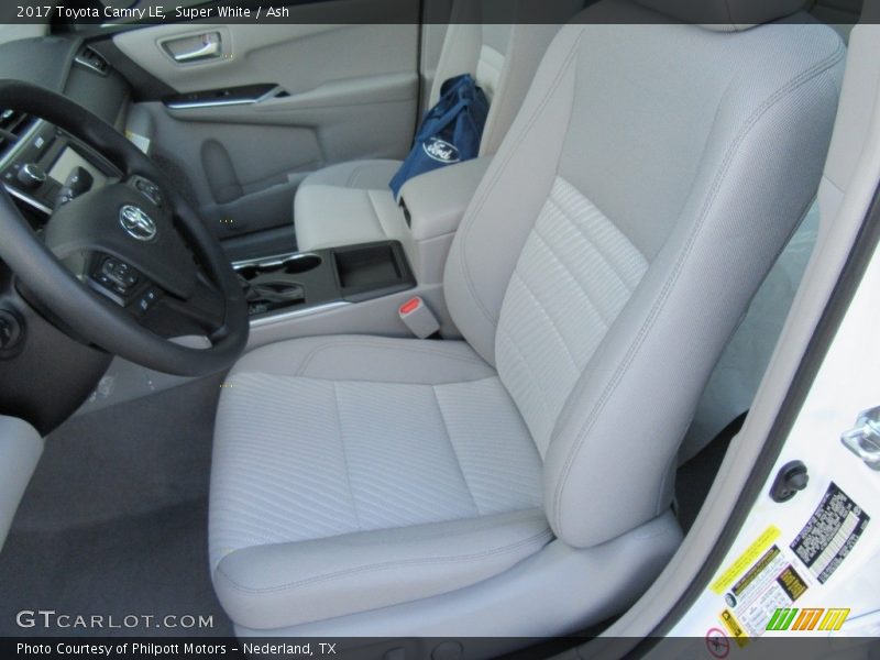 Super White / Ash 2017 Toyota Camry LE
