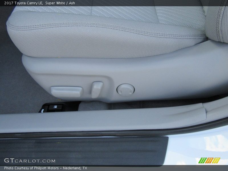 Super White / Ash 2017 Toyota Camry LE