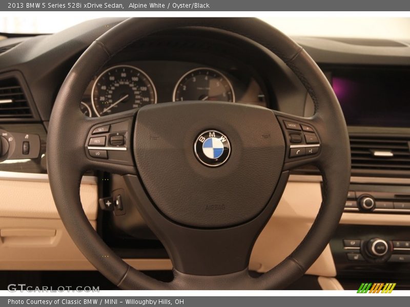 Alpine White / Oyster/Black 2013 BMW 5 Series 528i xDrive Sedan