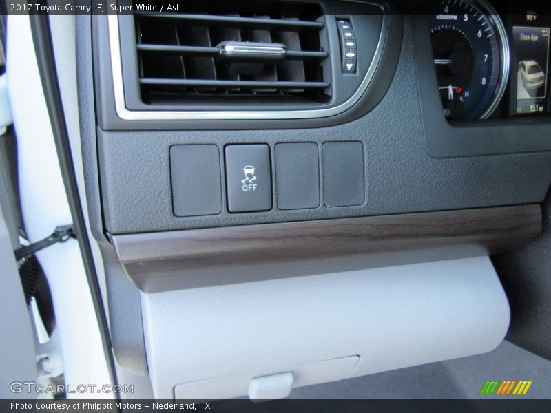 Super White / Ash 2017 Toyota Camry LE