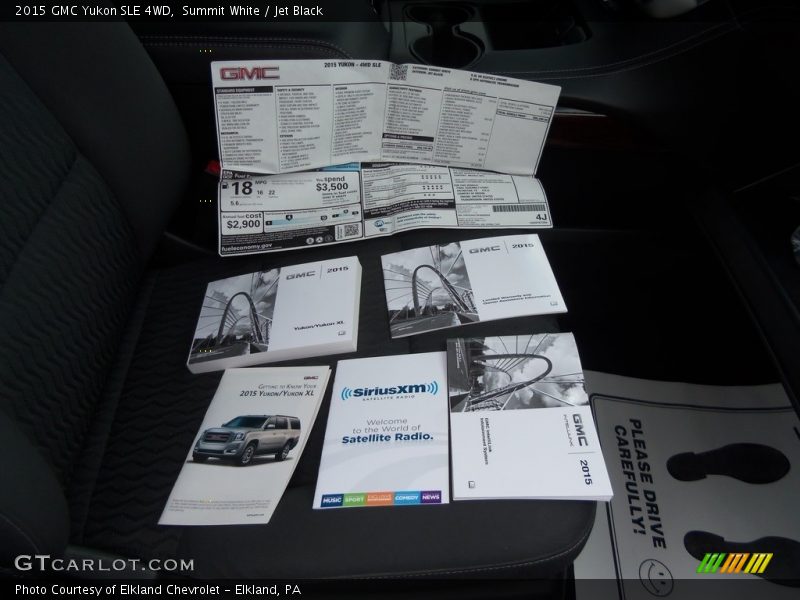 Summit White / Jet Black 2015 GMC Yukon SLE 4WD