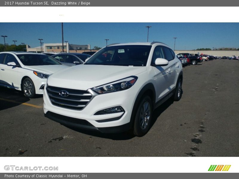 Dazzling White / Beige 2017 Hyundai Tucson SE