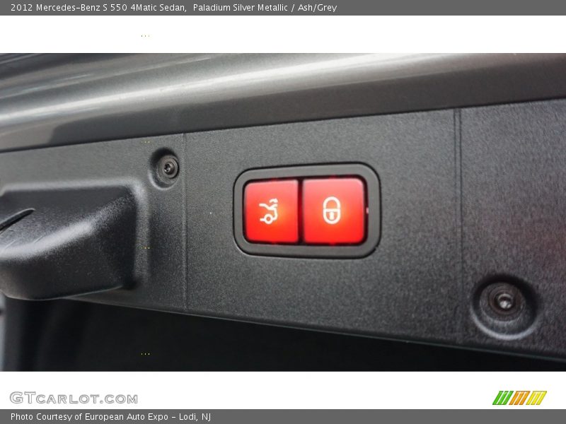 Paladium Silver Metallic / Ash/Grey 2012 Mercedes-Benz S 550 4Matic Sedan