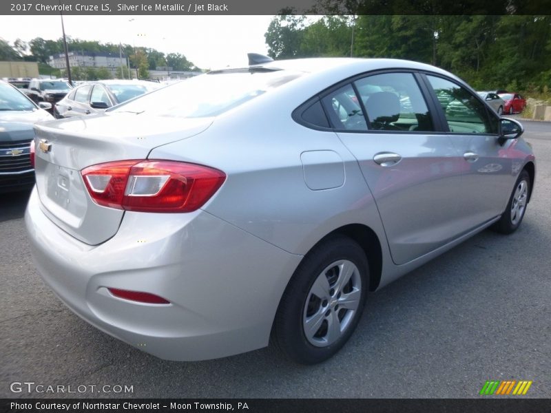 Silver Ice Metallic / Jet Black 2017 Chevrolet Cruze LS