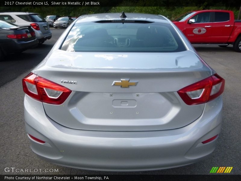 Silver Ice Metallic / Jet Black 2017 Chevrolet Cruze LS