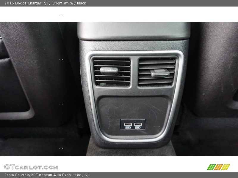 Bright White / Black 2016 Dodge Charger R/T