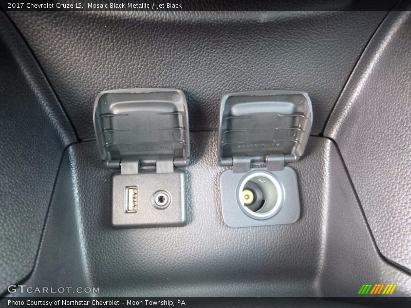 Mosaic Black Metallic / Jet Black 2017 Chevrolet Cruze LS