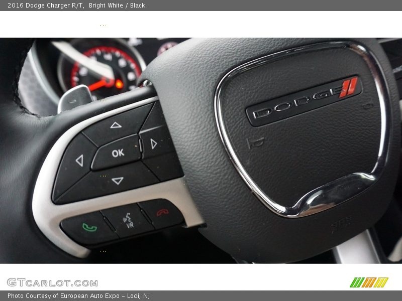 Bright White / Black 2016 Dodge Charger R/T