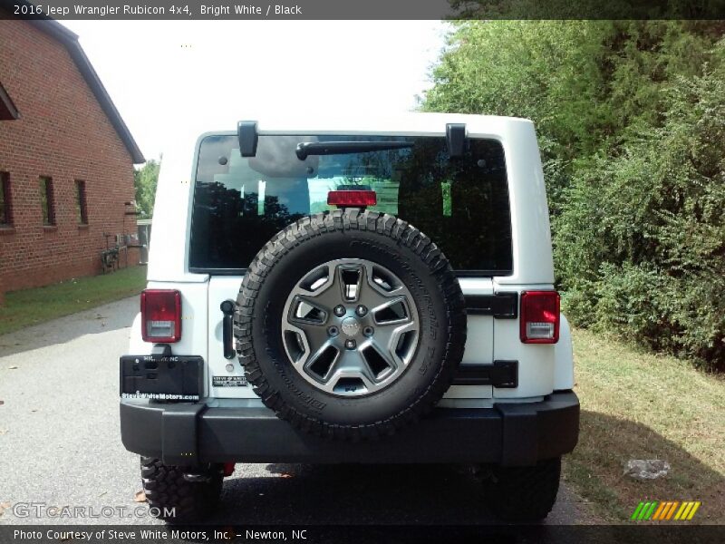 Bright White / Black 2016 Jeep Wrangler Rubicon 4x4