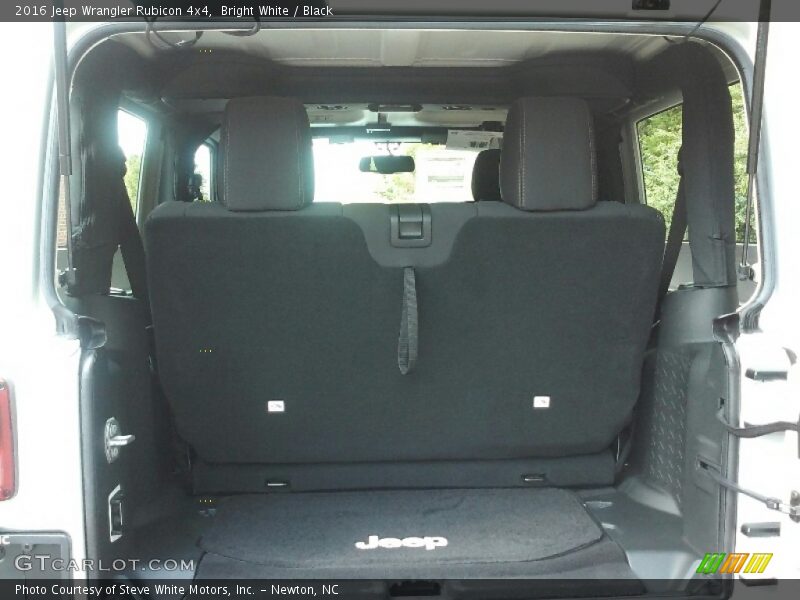 Bright White / Black 2016 Jeep Wrangler Rubicon 4x4