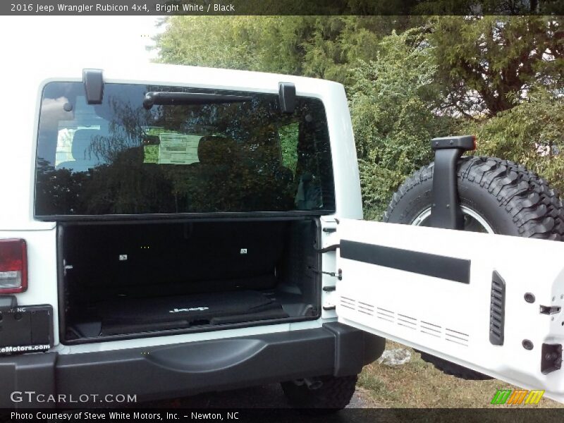 Bright White / Black 2016 Jeep Wrangler Rubicon 4x4