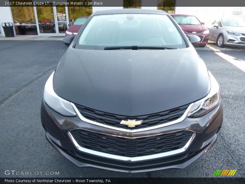 Tungsten Metallic / Jet Black 2017 Chevrolet Cruze LT