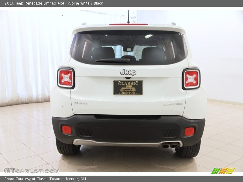 Alpine White / Black 2016 Jeep Renegade Limited 4x4